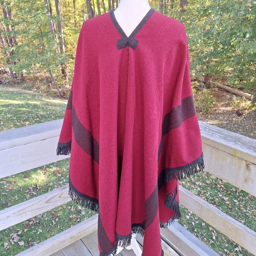 Beautiful Vintage Women's Poncho Red with Black. No Size